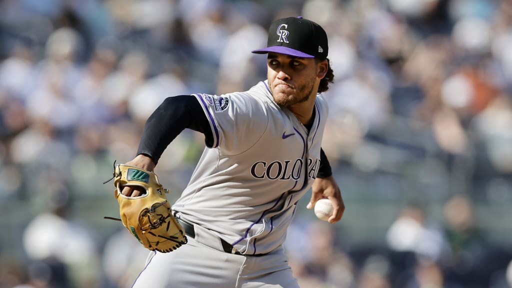 Cardenales adquieren al pitcher dominicano Luis Peralta