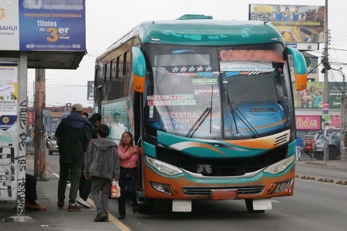 Municipio de Quito decide tarifas del transporte público urbano