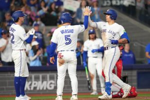 Blue Jays vencen 14-1 a Angels con gran ofensiva de Valenzuela