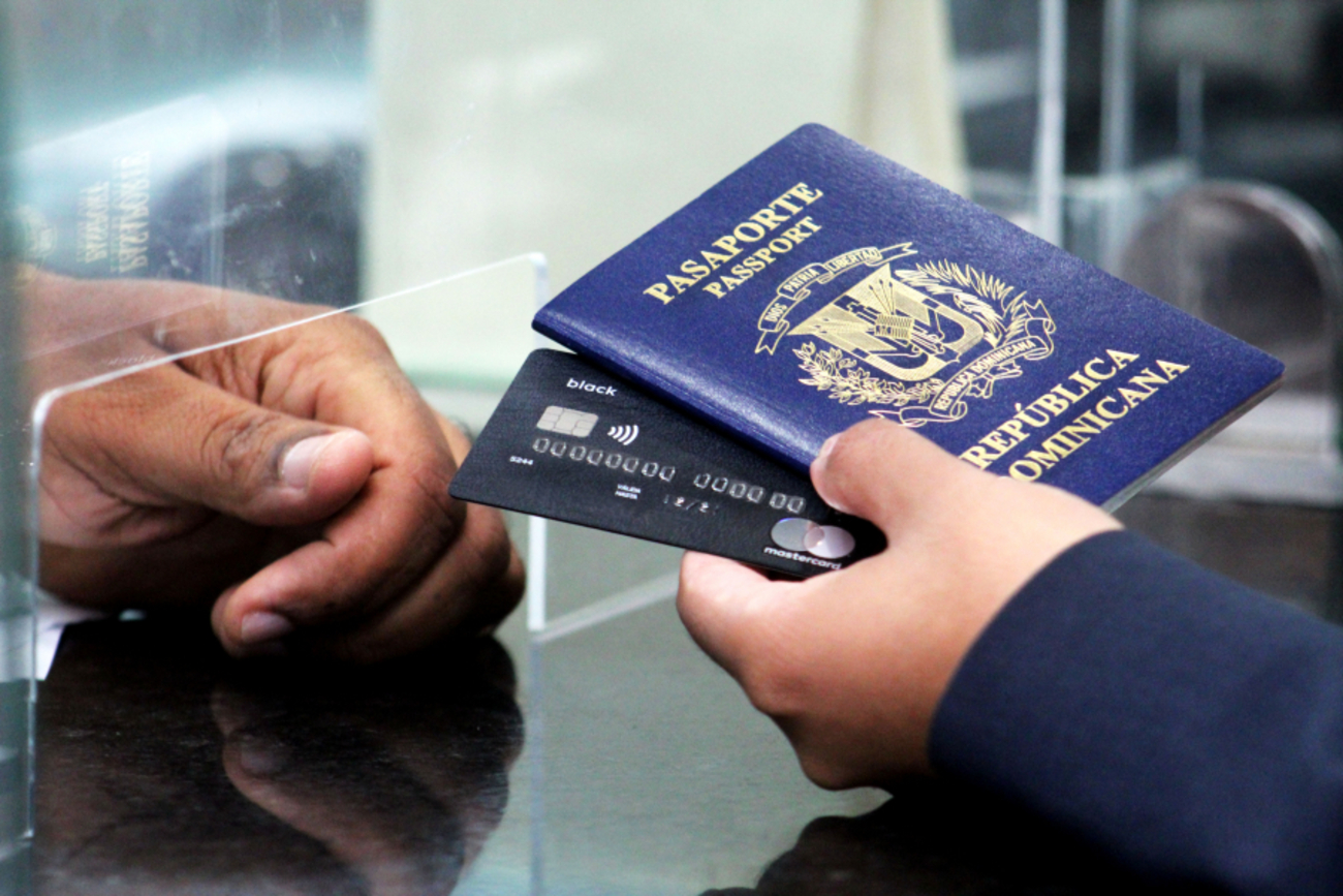 Pasaporte electrónico dominicano es premiado como el mejor de AL