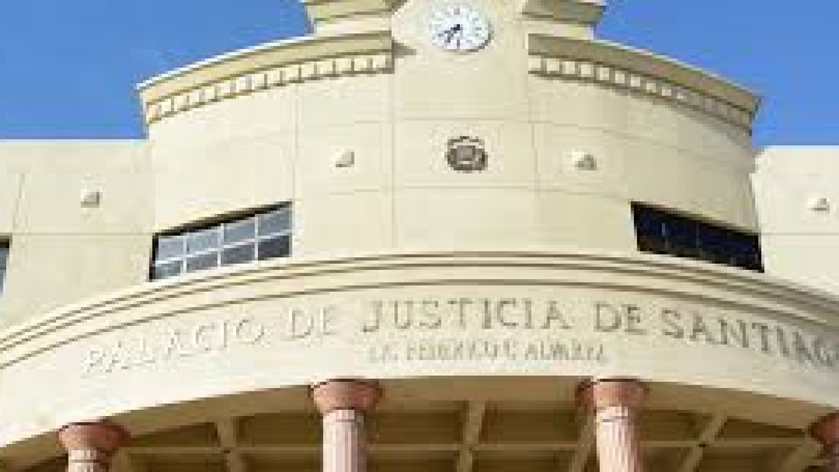 Juez de Santiago evalúa prisión preventiva a red de estafas en EE UU